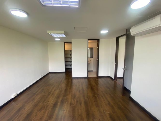 Oficina en arriendo en El Poblado, Medellín, 100 m² · foto 9 de 12