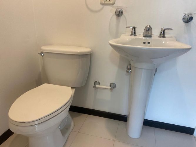 Oficina en arriendo en El Poblado, Medellín, 100 m² · foto 11 de 12
