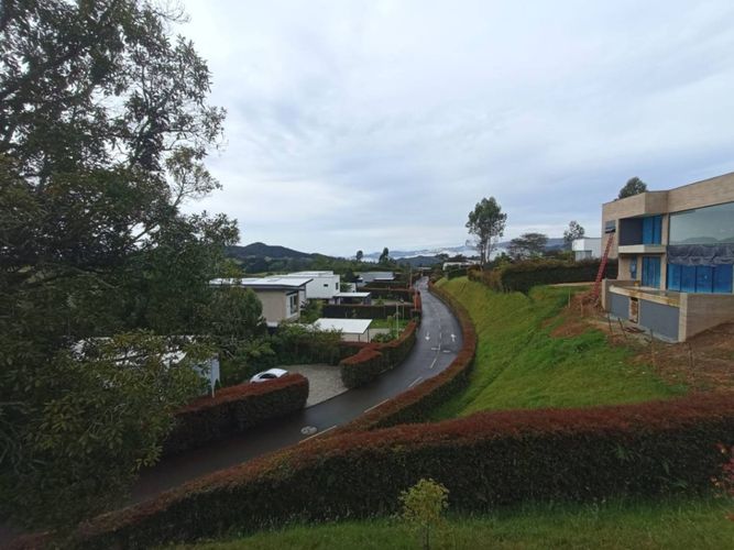 Lote en venta en Pantanillo, Envigado, 3648 m² · foto 3 de 11