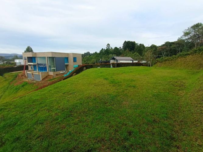 Lote en venta en Pantanillo, Envigado, 3648 m² · foto 4 de 11
