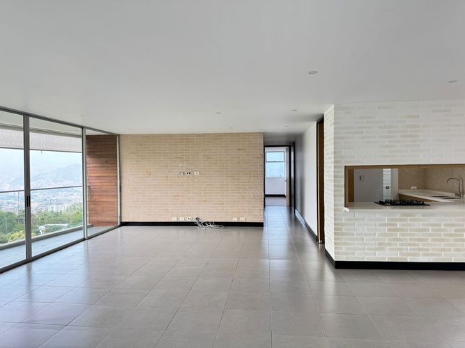 Apartamento de 2 alcobas en arriendo en El Poblado, Medellín, 160 m² · foto 5 de 16