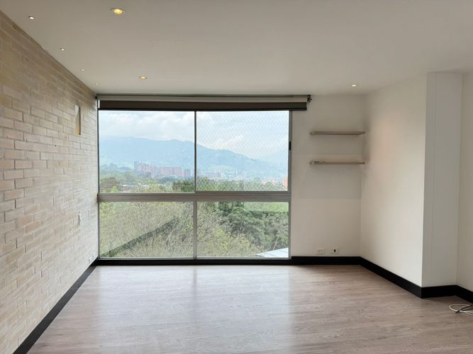 Apartamento de 2 alcobas en arriendo en El Poblado, Medellín, 160 m² · foto 12 de 16