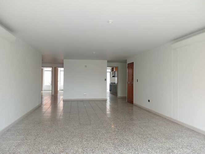 Apartamento de 3 alcobas en arriendo en Laureles, Medellín, 168 m² · foto 2 de 20