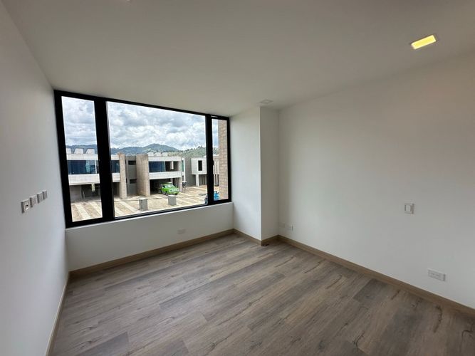 Casa de 3 alcobas en venta en El Porvenir, Rionegro, 328 m² · foto 7 de 12