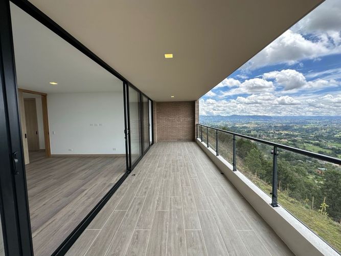 Casa de 3 alcobas en venta en El Porvenir, Rionegro, 328 m² · foto 12 de 12