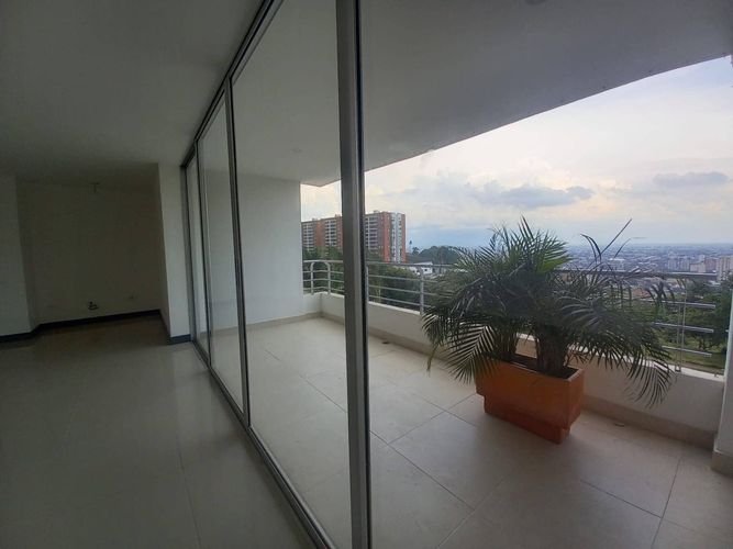 Apartamento de 4 alcobas en venta en Conjunto Residencial Cerro Cristales, Cali, 112 m² · foto 11 de 17
