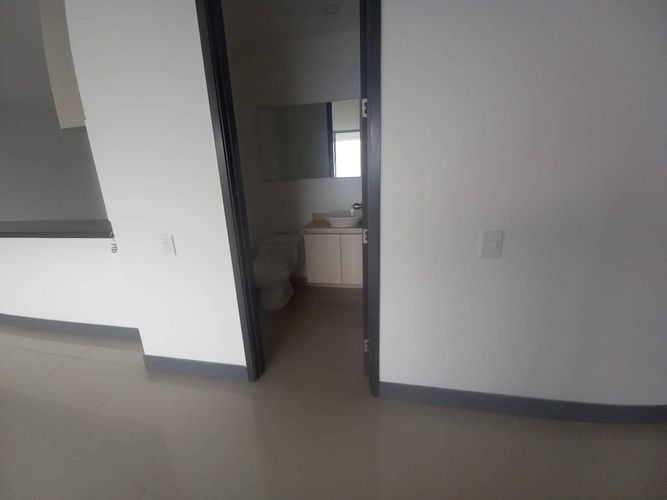 Apartamento de 4 alcobas en venta en Conjunto Residencial Cerro Cristales, Cali, 112 m² · foto 12 de 17
