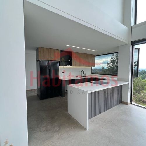 Casa de 4 alcobas en venta en Guarne · foto 2 de 16