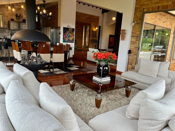 Casa de 3 alcobas en venta en Yerbabuena, Sopó, 300 m² · foto 2 de 21