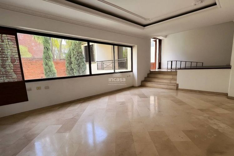 Casa de 5 alcobas en venta en Santa Rita, Cali, 680 m² · foto 3 de 24