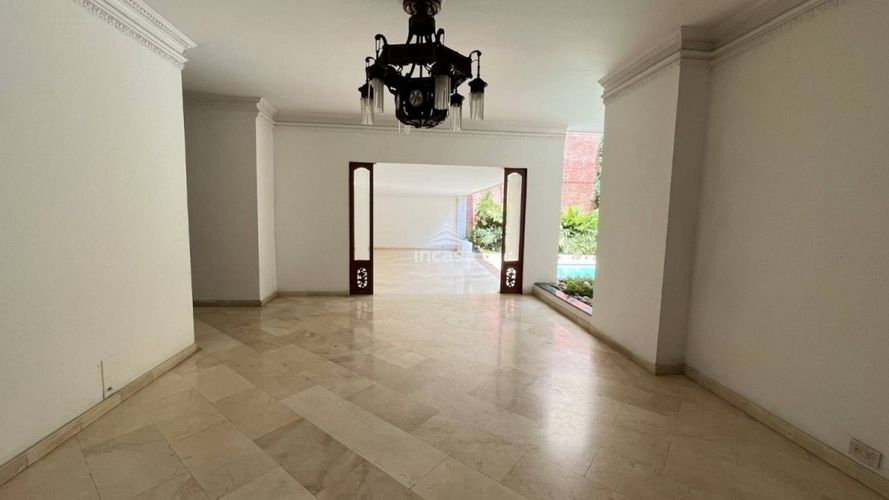 Casa de 5 alcobas en venta en Santa Rita, Cali, 680 m² · foto 9 de 24