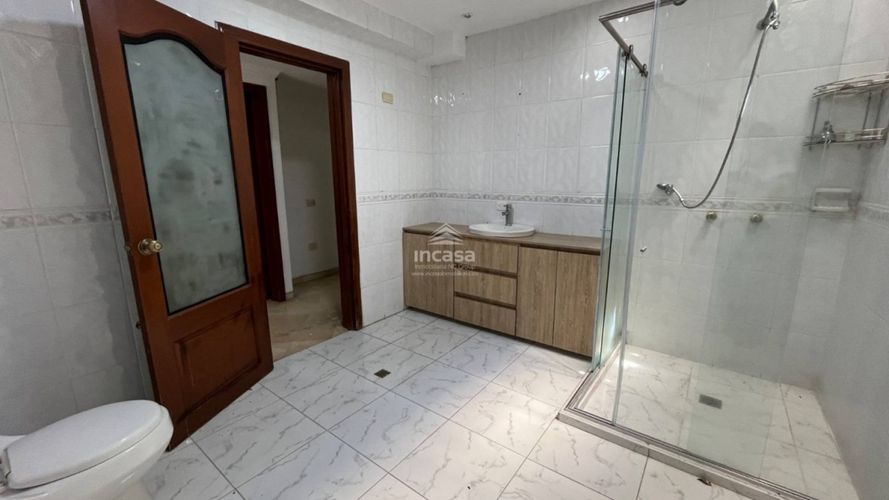 Casa de 5 alcobas en venta en Santa Rita, Cali, 680 m² · foto 18 de 24