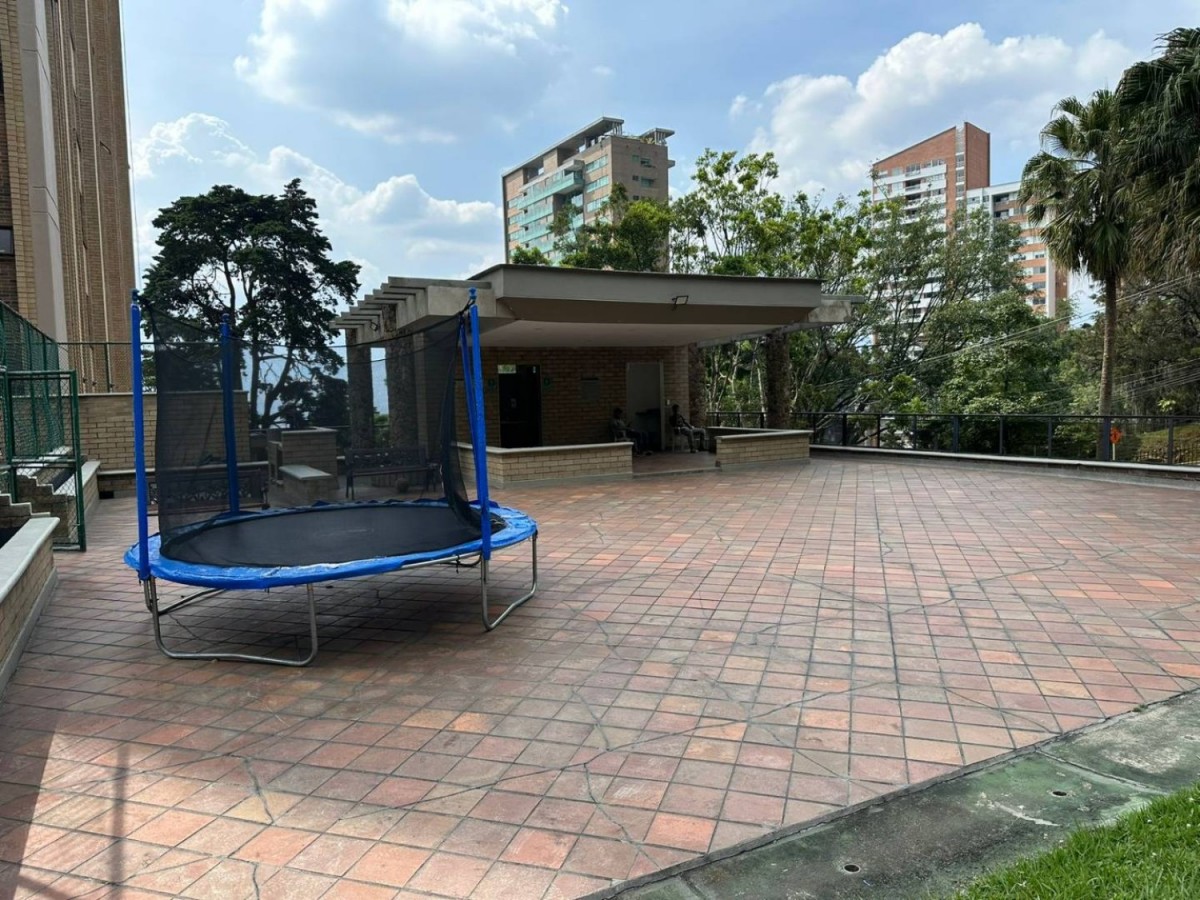 Apartamento en venta en El Tesoro, Medellín · foto 17 de 18