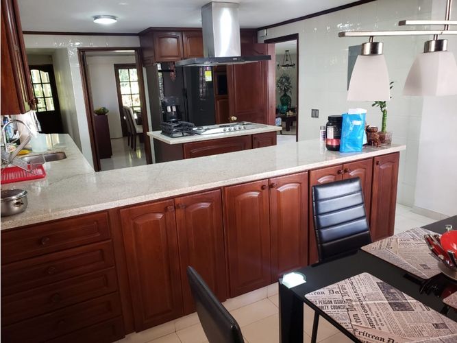 Casa de 5 alcobas en venta en Jordan Et. Vii, Ibagué, 386 m² · foto 9 de 24