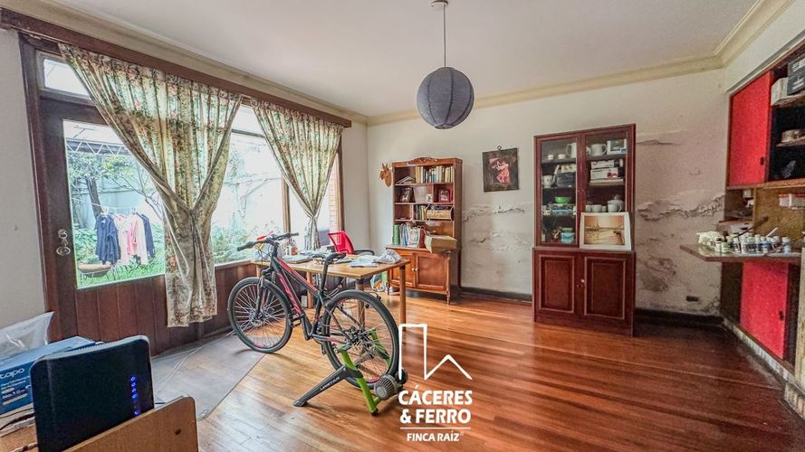 Casa de 6 alcobas en venta en Las Americas, Bogotá, 529 m² · foto 2 de 18