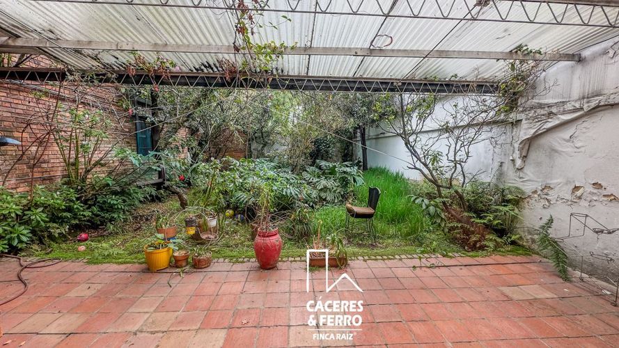 Casa de 6 alcobas en venta en Las Americas, Bogotá, 529 m² · foto 3 de 18
