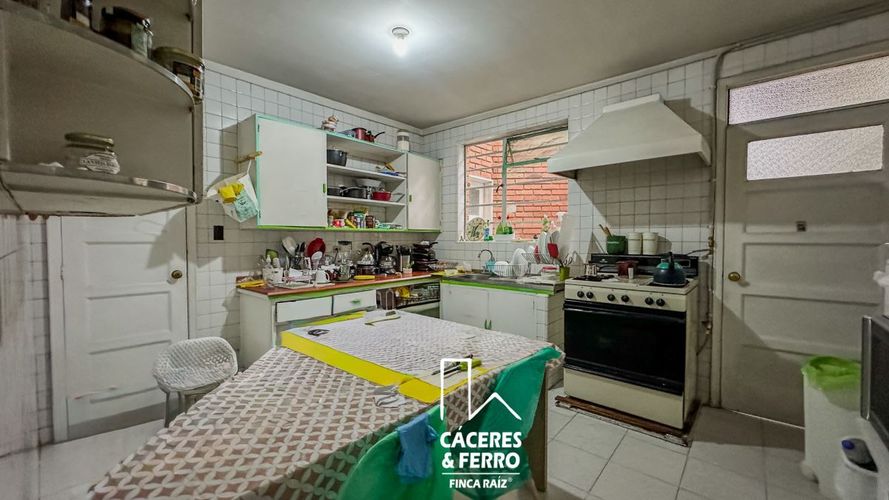 Casa de 6 alcobas en venta en Las Americas, Bogotá, 529 m² · foto 4 de 18