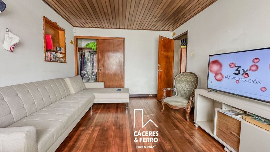 Casa de 6 alcobas en venta en Las Americas, Bogotá, 529 m² · foto 7 de 18