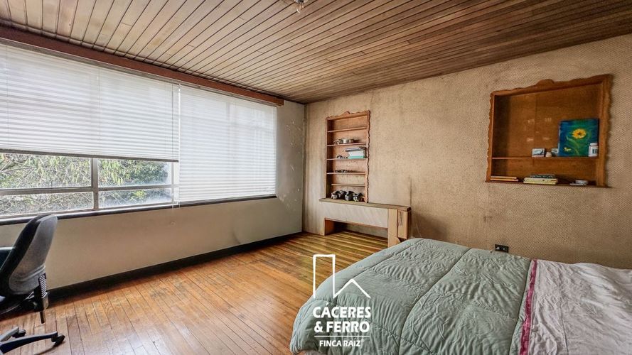 Casa de 6 alcobas en venta en Las Americas, Bogotá, 529 m² · foto 9 de 18