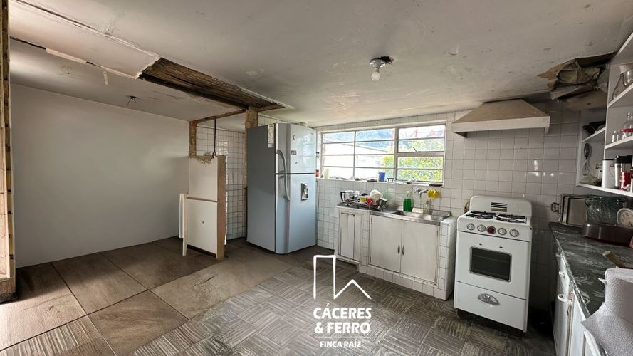 Casa de 6 alcobas en venta en Las Americas, Bogotá, 529 m² · foto 12 de 18