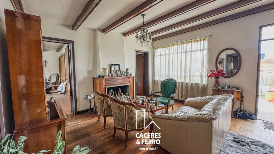 Casa de 6 alcobas en venta en Las Americas, Bogotá, 529 m² · foto 13 de 18