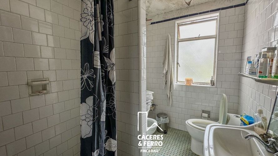 Casa de 6 alcobas en venta en Las Americas, Bogotá, 529 m² · foto 14 de 18