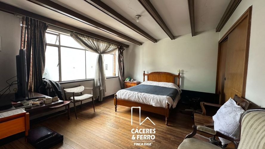 Casa de 6 alcobas en venta en Las Americas, Bogotá, 529 m² · foto 15 de 18