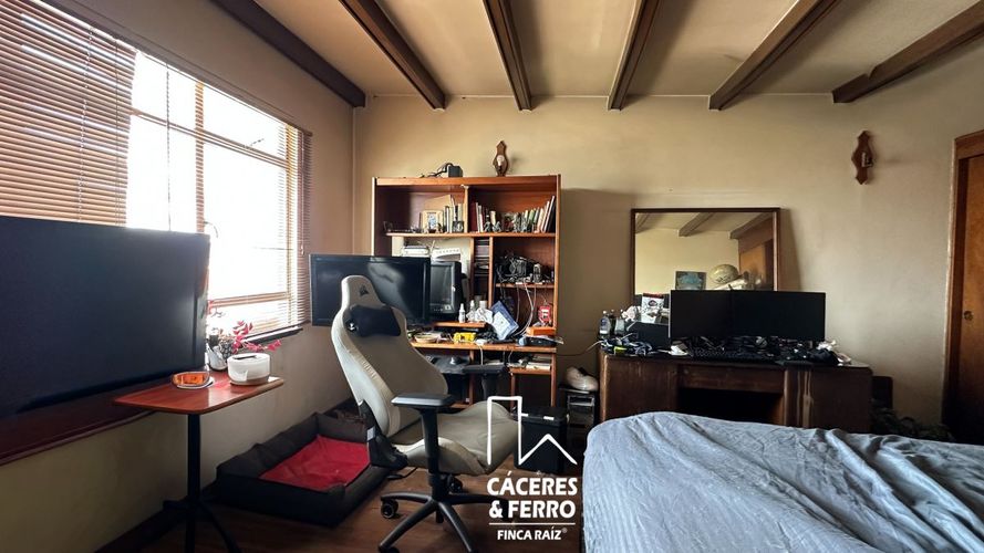 Casa de 6 alcobas en venta en Las Americas, Bogotá, 529 m² · foto 16 de 18