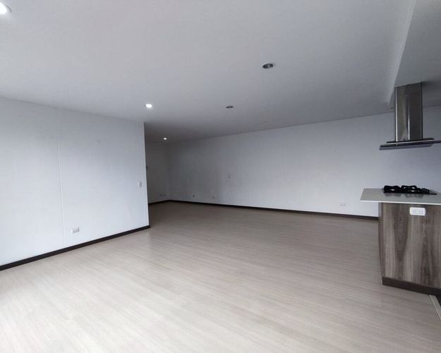 Apartamento de 3 alcobas en arriendo en Loma Del Esmeraldal, Envigado, 100 m² · foto 5 de 11