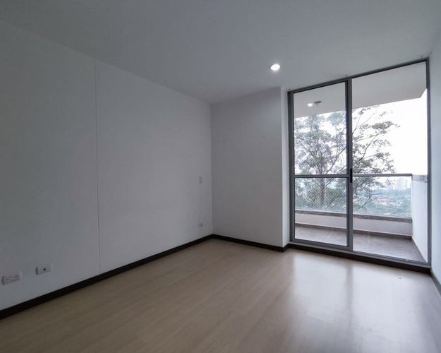 Apartamento de 3 alcobas en arriendo en Loma Del Esmeraldal, Envigado, 100 m² · foto 8 de 11