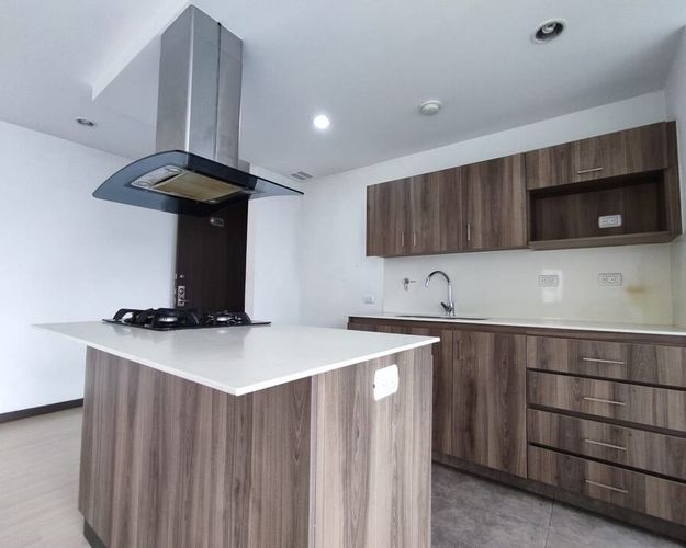 Apartamento de 3 alcobas en arriendo en Loma Del Esmeraldal, Envigado, 100 m² · foto 6 de 11