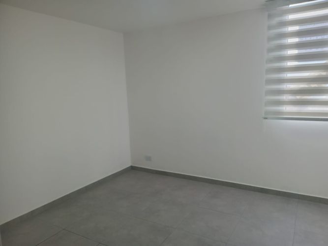Apartamento de 3 alcobas en arriendo en Loma Del Indio, Medellín, 90 m² · foto 9 de 18