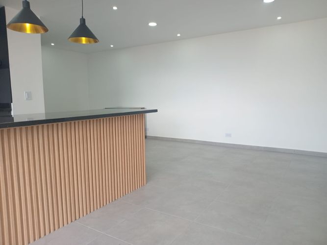 Apartamento de 3 alcobas en arriendo en Loma Del Indio, Medellín, 90 m² · foto 3 de 18