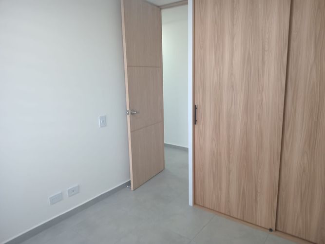 Apartamento de 3 alcobas en arriendo en Loma Del Indio, Medellín, 90 m² · foto 8 de 18