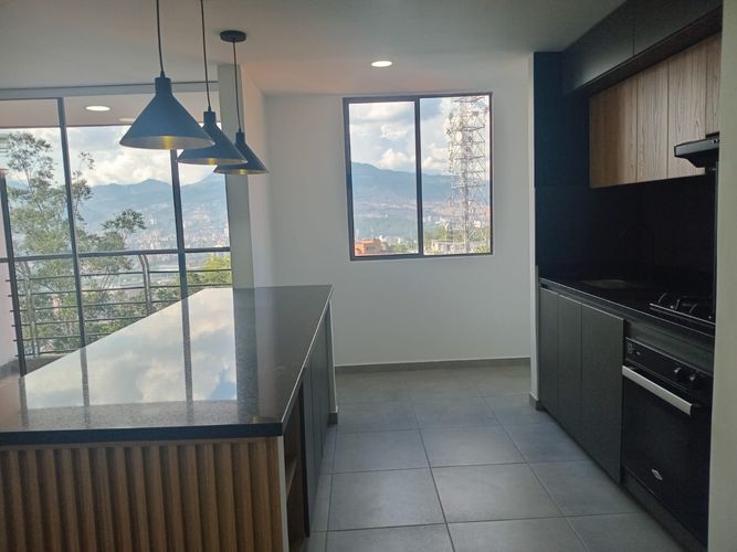 Apartamento de 3 alcobas en arriendo en Loma Del Indio, Medellín, 90 m² · foto 7 de 18