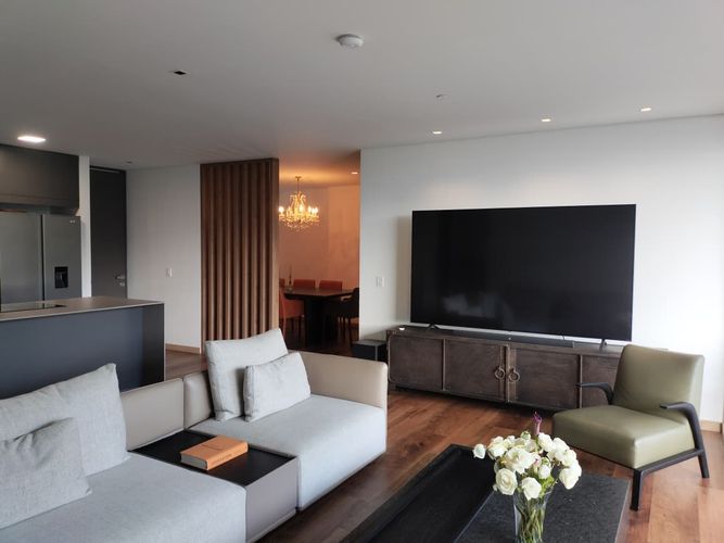 Apartamento de 2 alcobas en venta en El Poblado, Medellín, 117 m² · foto 4 de 17