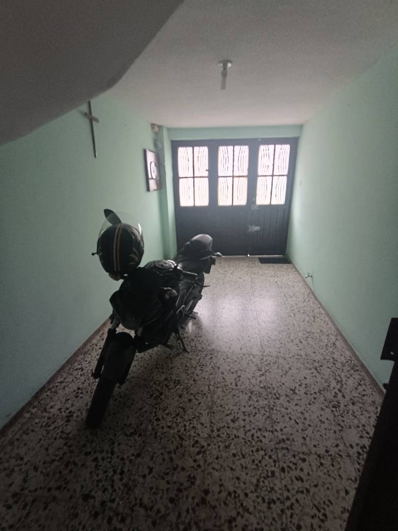 Casa en venta en Olarte, Bogotá · foto 2 de 24