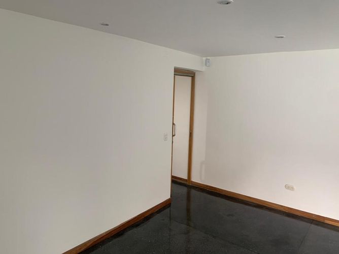 Casa de 6 alcobas en venta en Los Rosales, Bogotá, 400 m² · foto 23 de 24