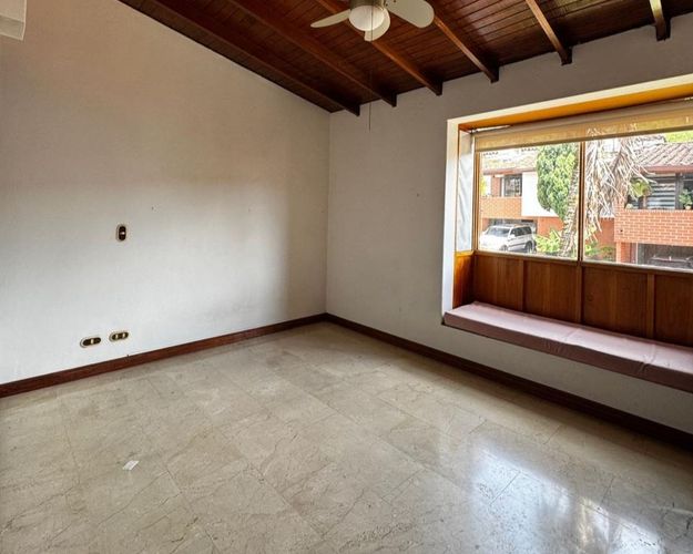 Casa de 4 alcobas en venta en Escobero, Envigado, 220 m² · foto 8 de 15