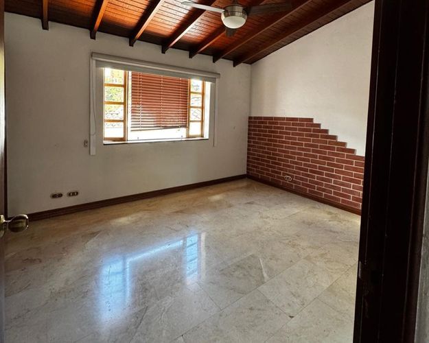 Casa de 4 alcobas en venta en Escobero, Envigado, 220 m² · foto 11 de 15