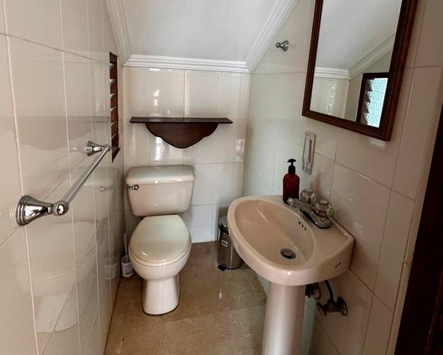 Casa de 4 alcobas en venta en Escobero, Envigado, 220 m² · foto 13 de 15
