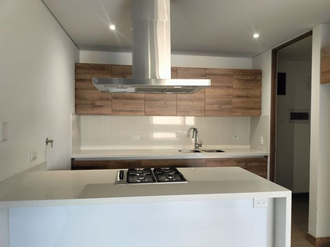 Apartamento en venta en El Poblado, Medellín · foto 4 de 14