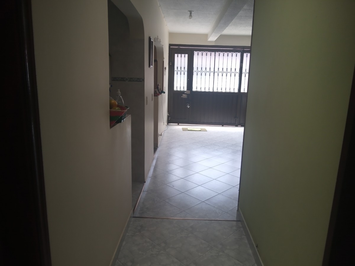Casa en venta en Bellavista Occidental, Bogotá · foto 14 de 24