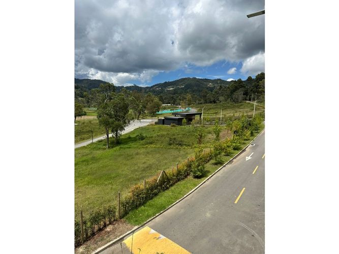 Lote en venta en El Tambo, La Ceja, 1573 m² · foto 2 de 8