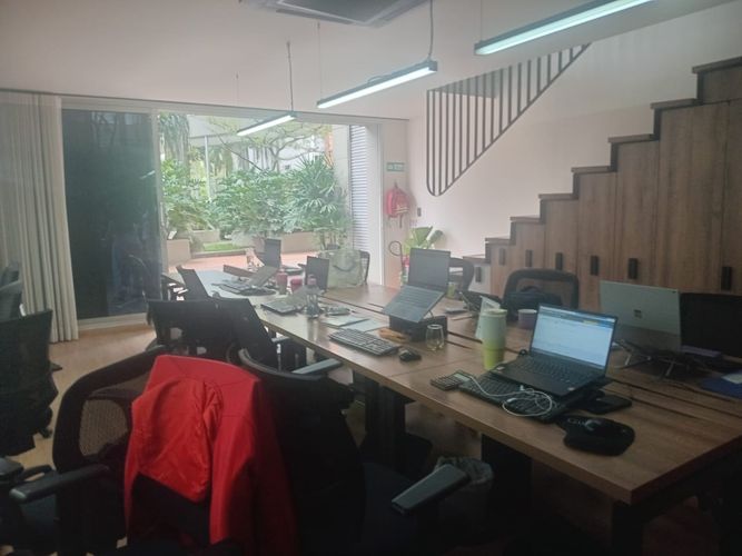 Oficina en arriendo en El Poblado, Medellín, 120 m² · foto 5 de 9