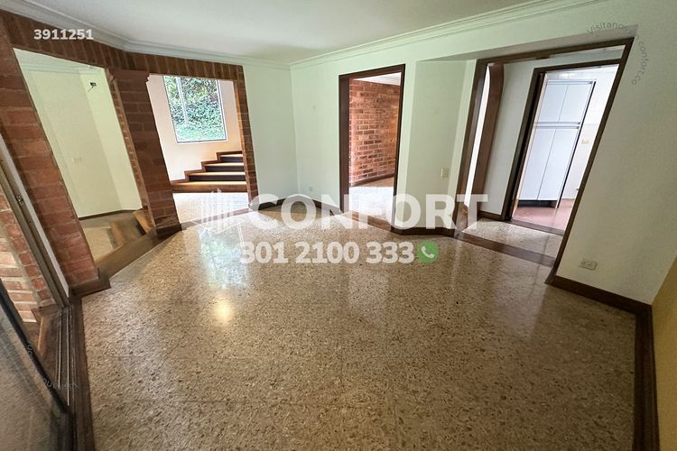 Casa de 5 alcobas en arriendo en San Lucas, Medellín, 330 m² · foto 3 de 24