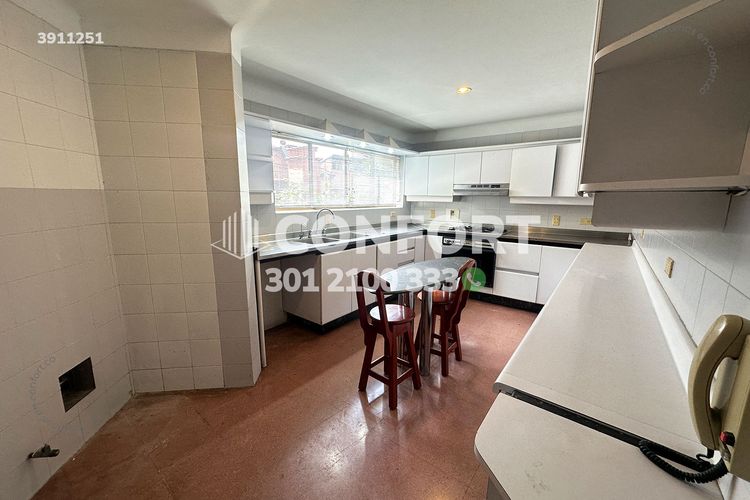 Casa de 5 alcobas en arriendo en San Lucas, Medellín, 330 m² · foto 7 de 24