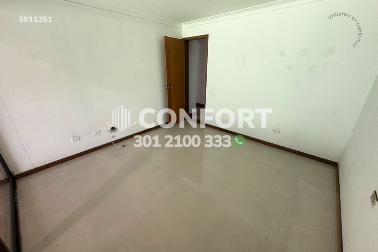 Casa de 5 alcobas en arriendo en San Lucas, Medellín, 330 m² · foto 10 de 24