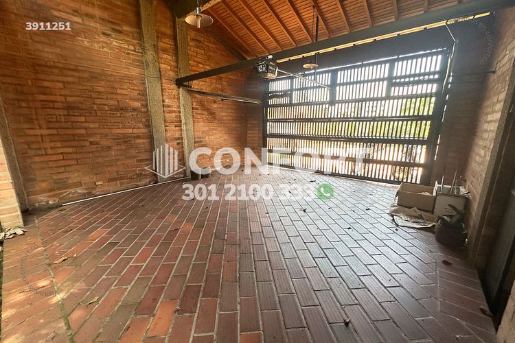 Casa de 5 alcobas en arriendo en San Lucas, Medellín, 330 m² · foto 11 de 24