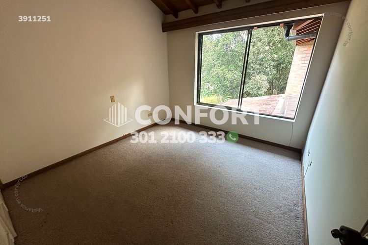 Casa de 5 alcobas en arriendo en San Lucas, Medellín, 330 m² · foto 16 de 24